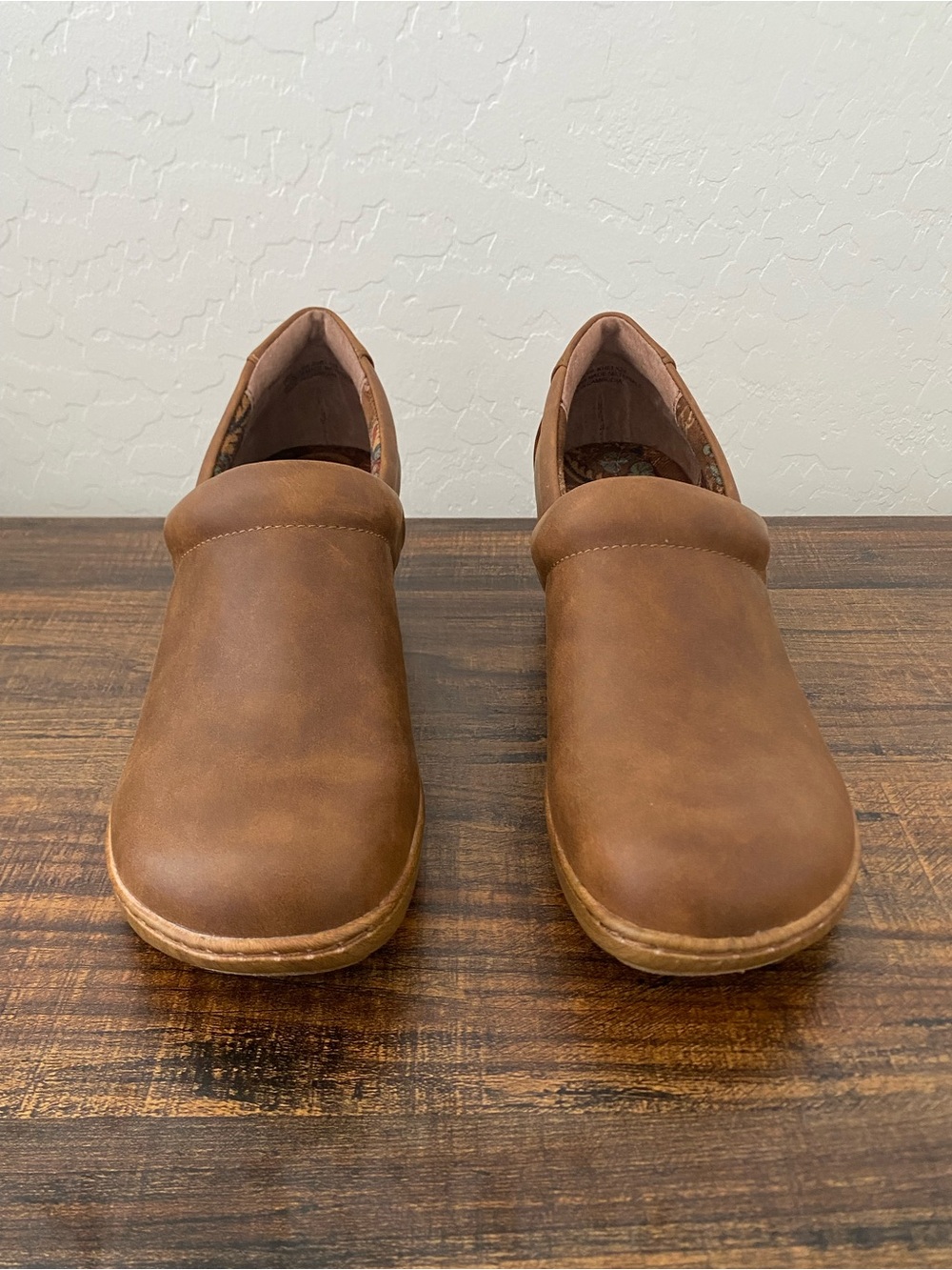 b.o.c. Peggy Clogs Brown Leather Women’s Size 8